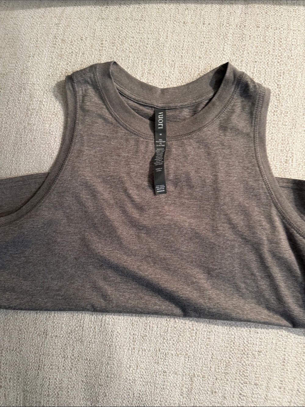 Vuori Women's Sleeveless Cropped Tank Top — Gray